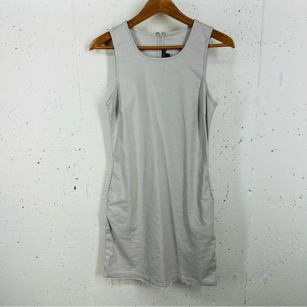 Level 99 Women's size Small Frost Gray Linen Blend Dress